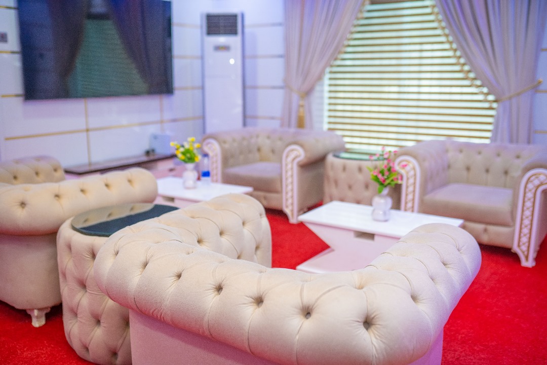 3-Bedroom Apartment, Heavenly Royal
