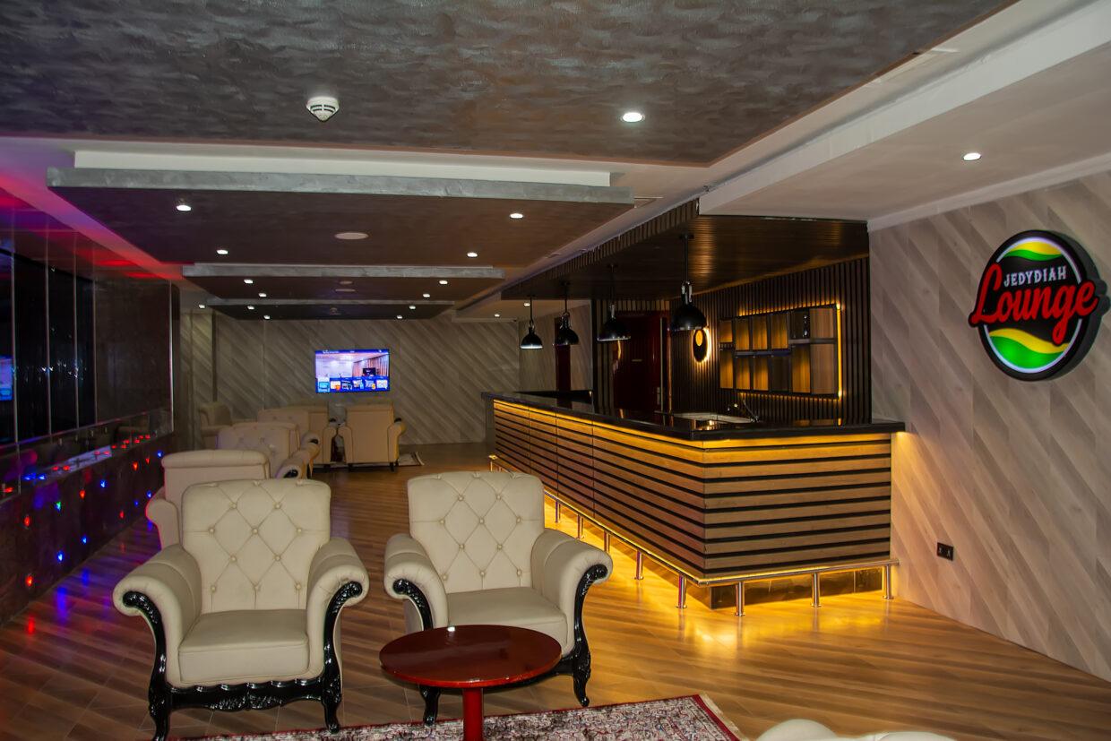 Jedydiah Lounge